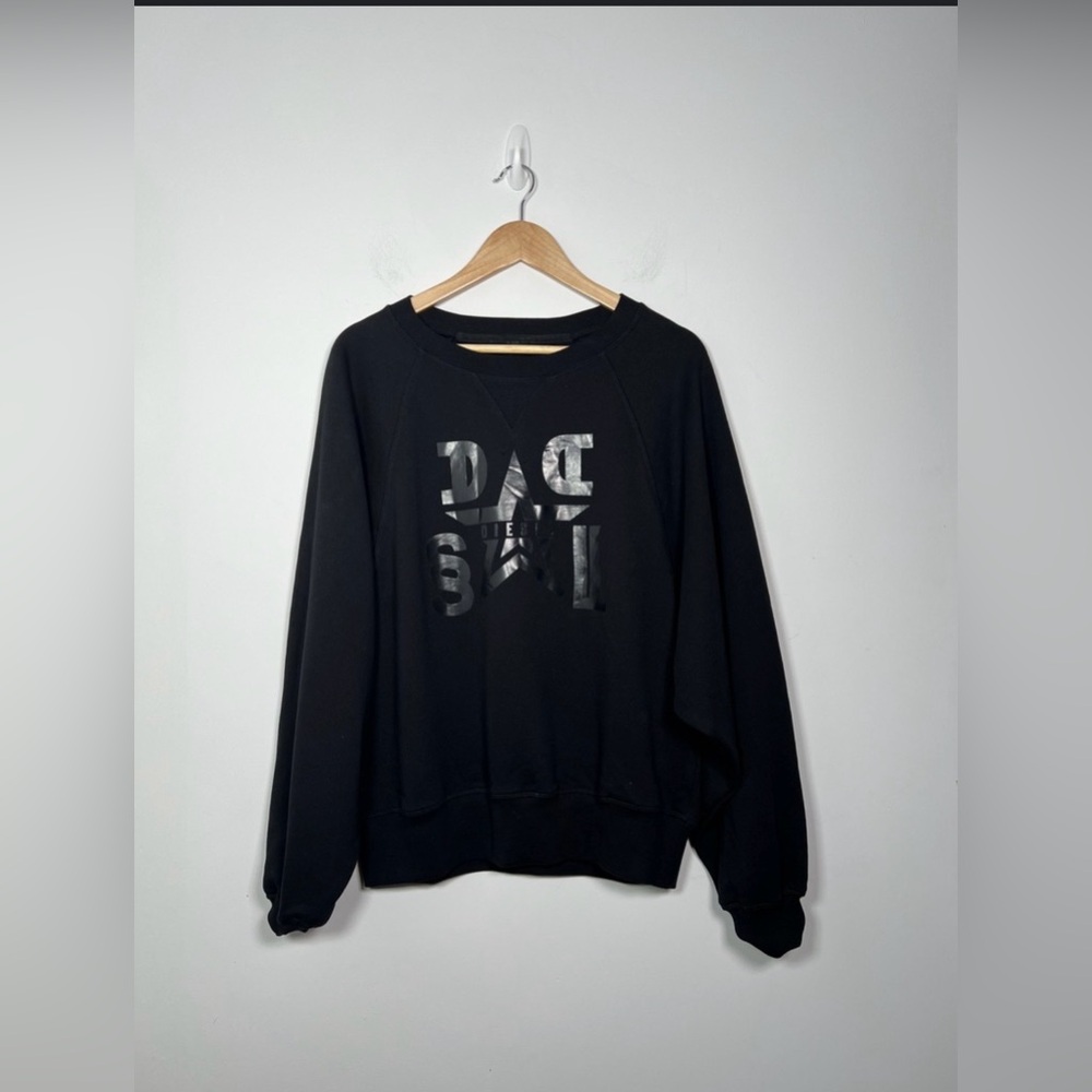 Disel Black oversized sweater with glossy graphic and round neckline